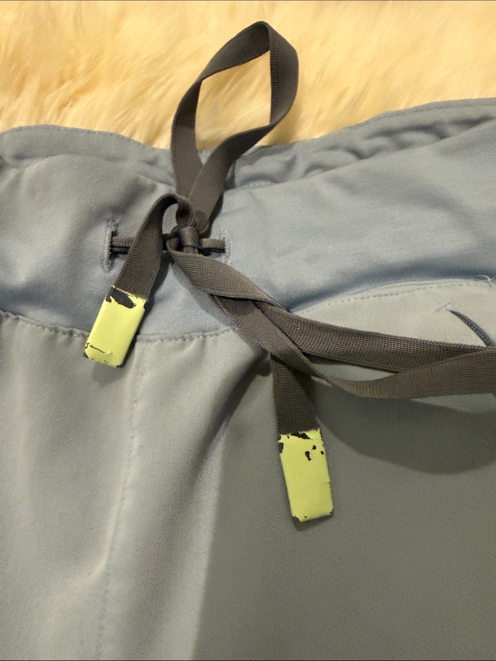 FIGS Dusty Blue Scrub Jogger set - Catarina top and jogger bottom - Picture 4 of 8